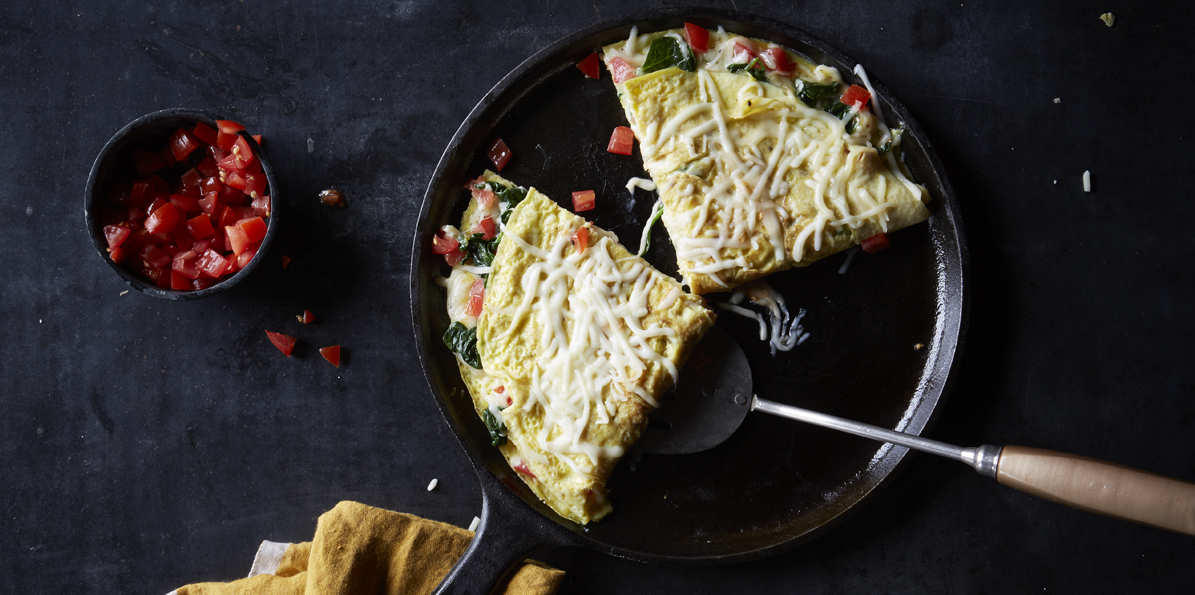 Florentine Omelet Recipe Sargento® Shredded Mozzarella & Provolone Cheese