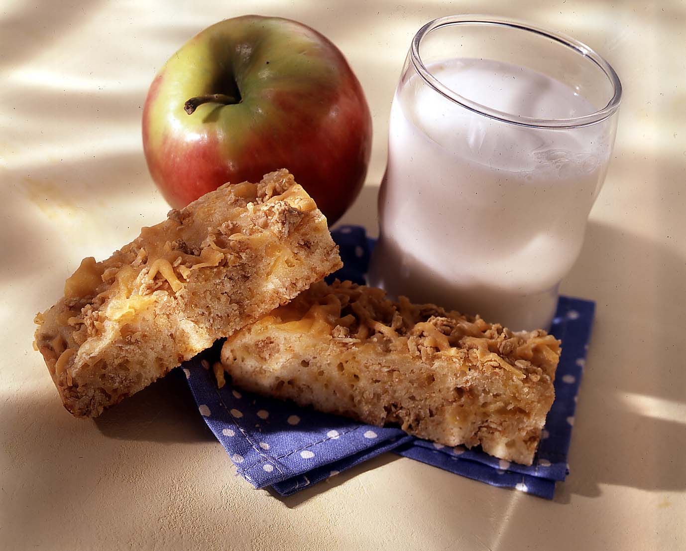 Apple and Cheddar Granola Bars from Scratch Sargento® Shredded Mild