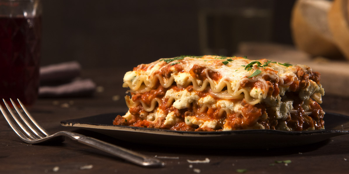 Classic Bolognese Lasagna Sargento® Shredded 6 Cheese Italian