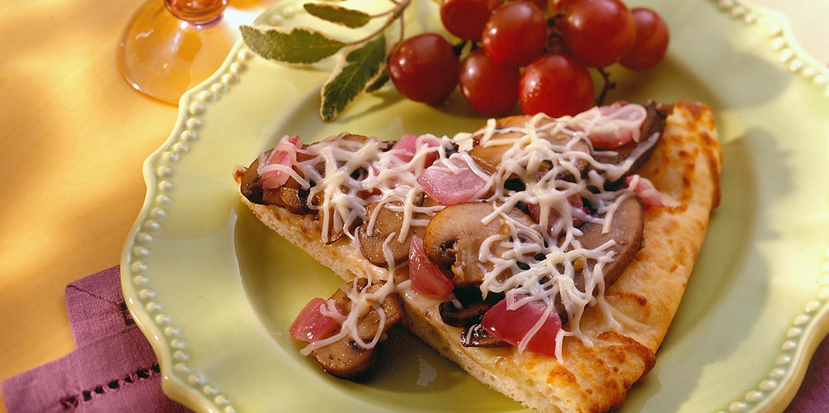 Homemade Vegetarian Mushroom Flatbread Pizza Sargento® Cheese