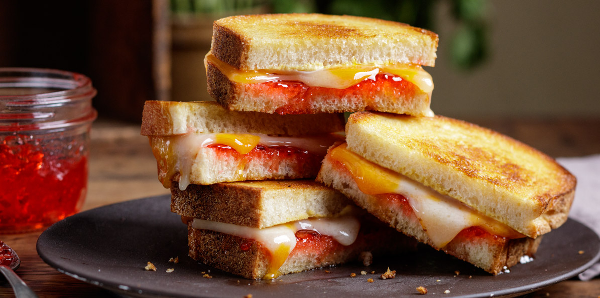 Red Pepper Jelly Grilled Cheese Sargento